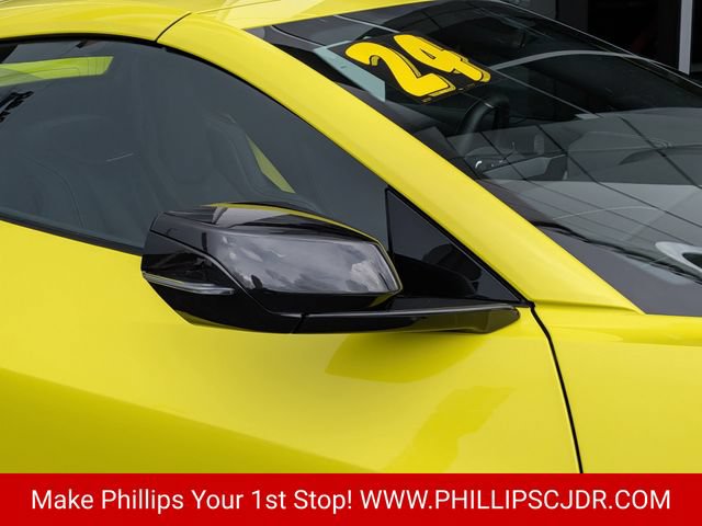Used 2024 Chevrolet Corvette Stingray Convertible RWD image 11