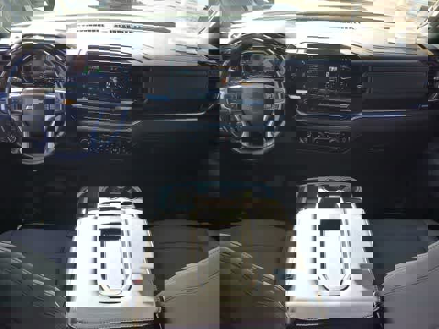 Used 2022 Chevrolet Silverado 1500 LT image 16