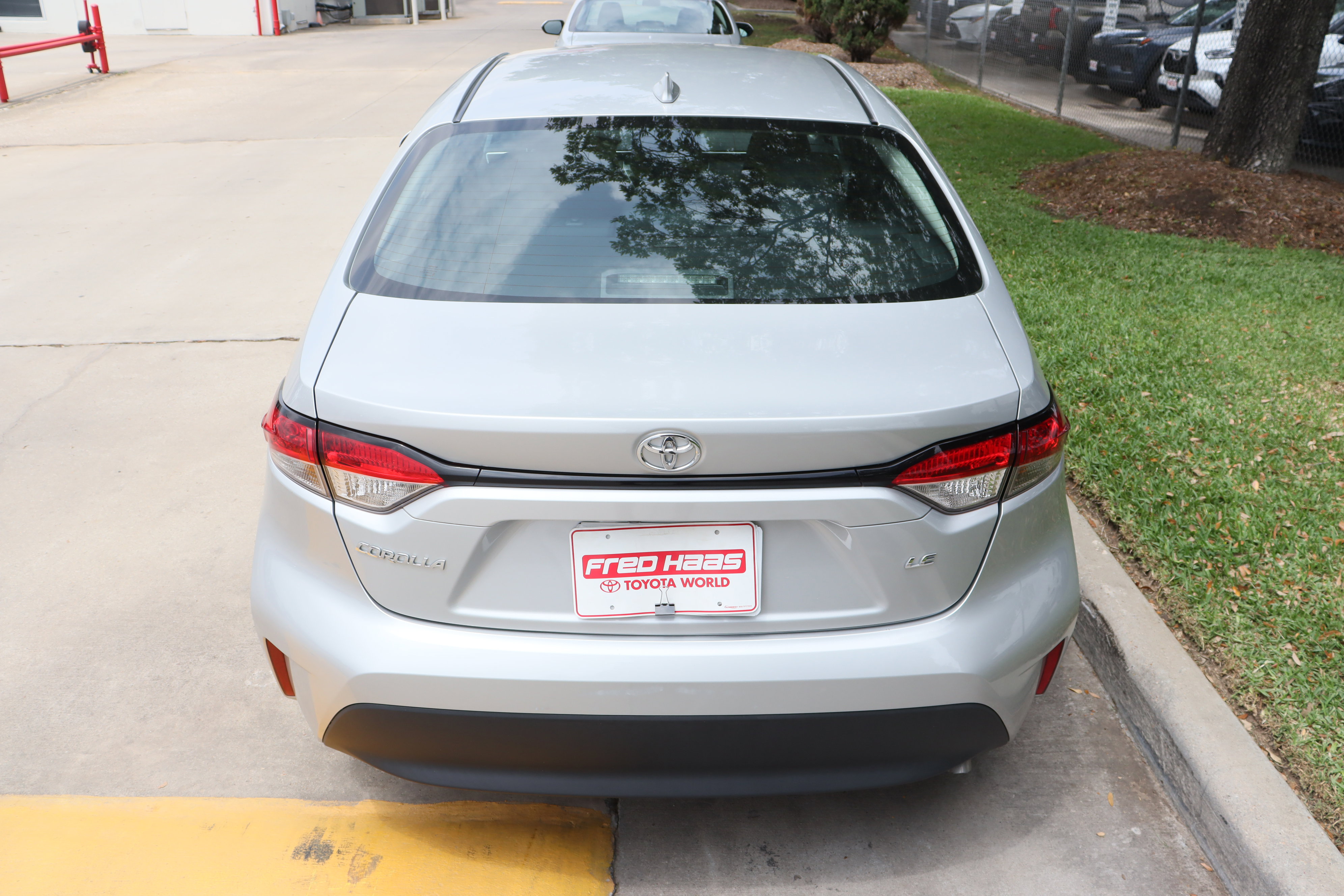 Used 2024 Toyota Corolla LE FWD image 10