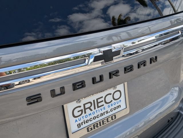 Used 2022 Chevrolet Suburban LT w/ Luxury Package AWD/4WD image 15