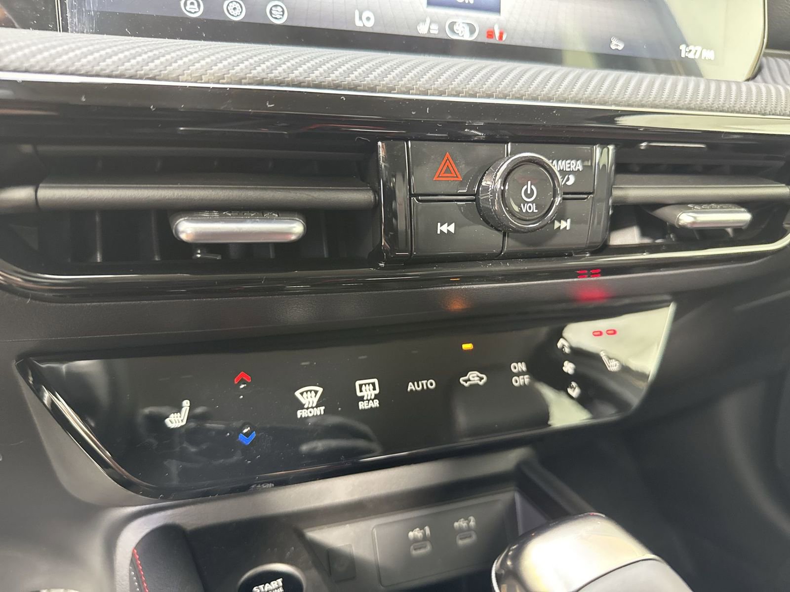 New 2026 Nissan Kicks SR w/ Cold Weather Package image 9