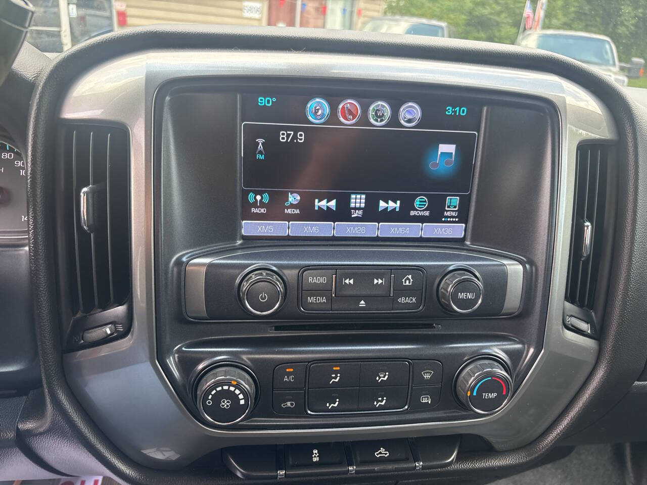 Used 2019 Chevrolet Silverado 1500 LT AWD/4WD image 19
