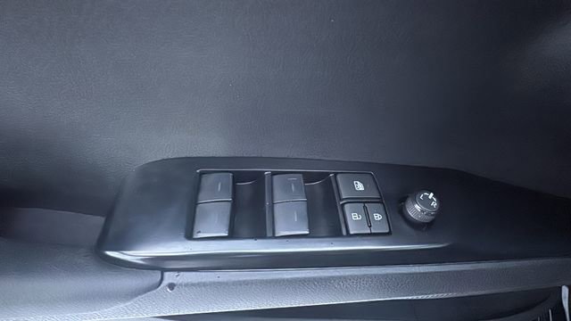 Used 2025 Toyota Camry SE image 13