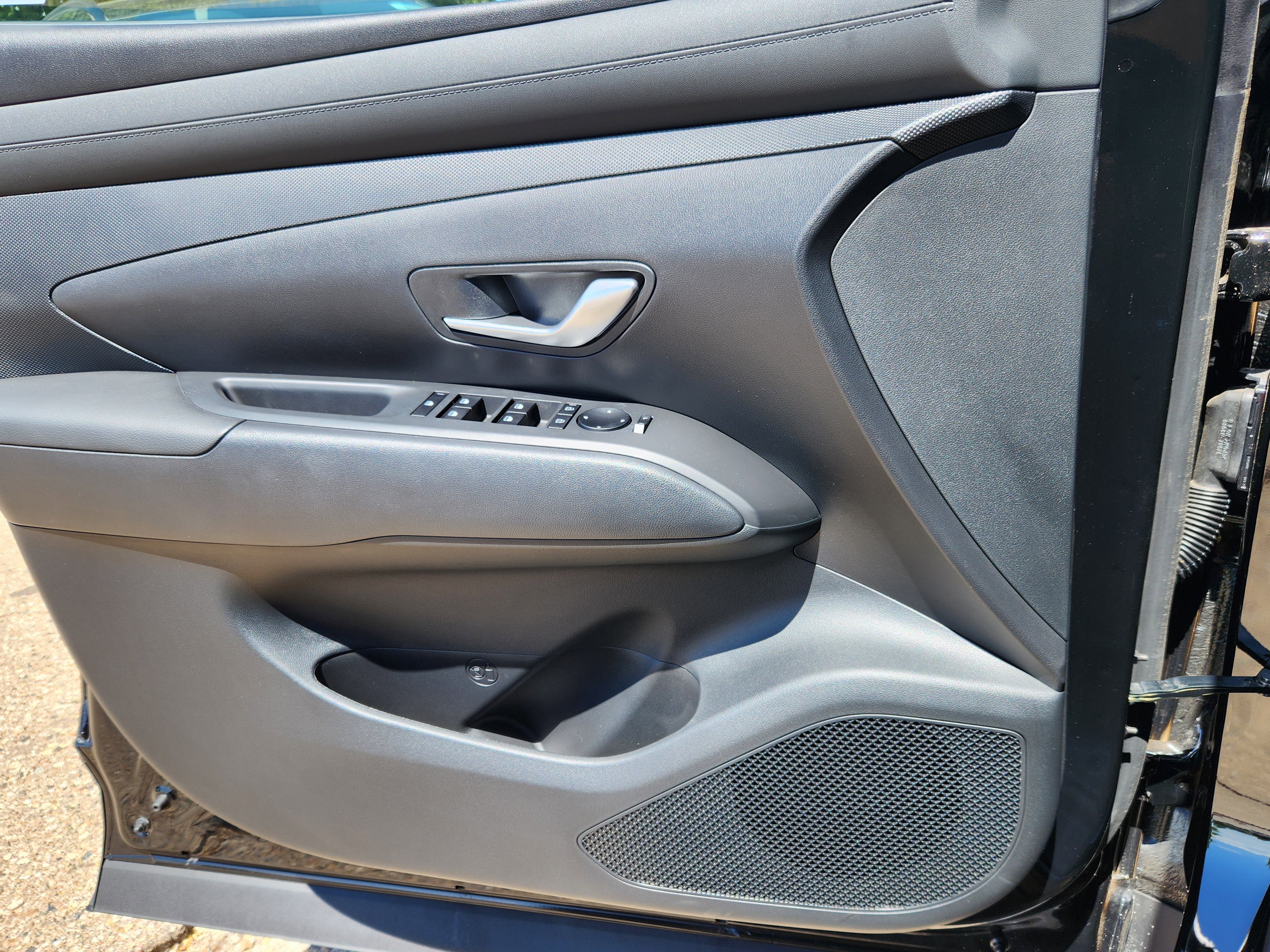 New 2025 Hyundai Tucson SE image 5