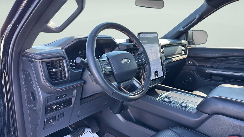 Used 2024 Ford Expedition Platinum AWD/4WD image 25