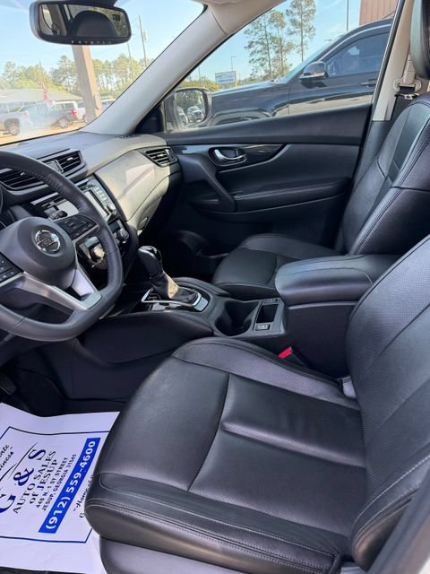 Used 2017 Nissan Rogue SL w/ SL Premium Package FWD image 14