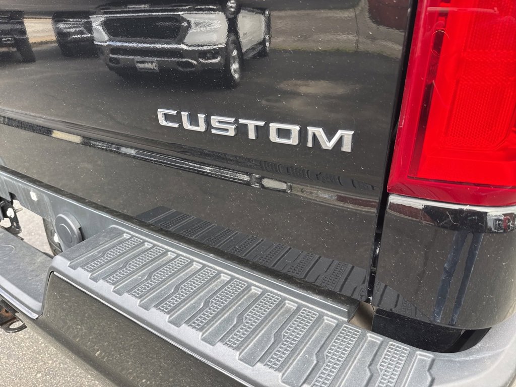 Used 2022 Chevrolet Silverado 1500 Custom w/ Safety Confidence Package image 14