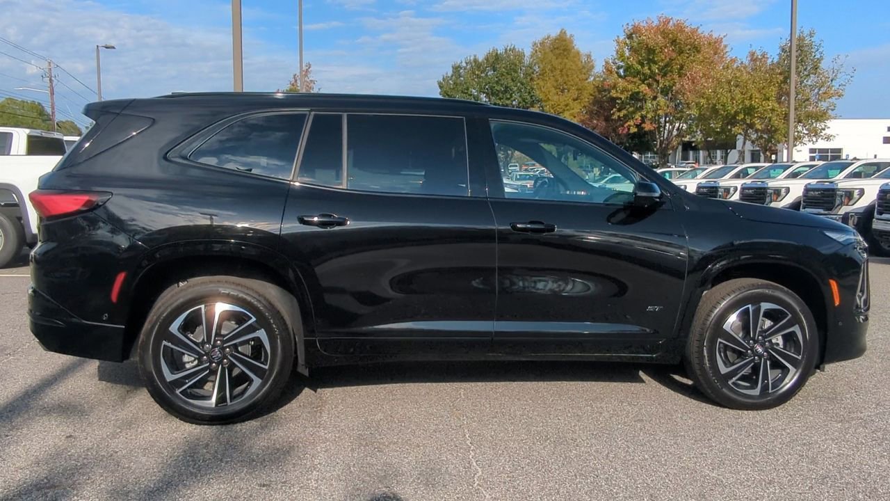 Used 2025 Buick Enclave Sport Touring w/ Super Cruise Package image 9