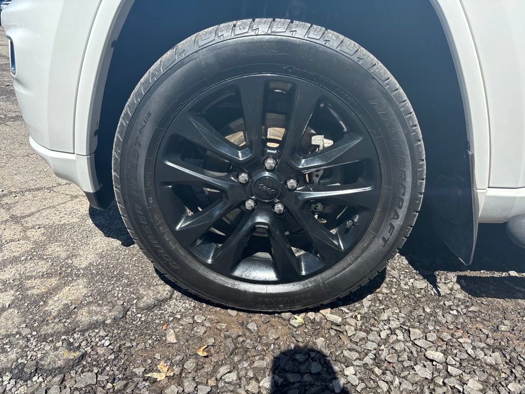 Used 2021 Jeep Grand Cherokee Laredo X AWD/4WD image 11