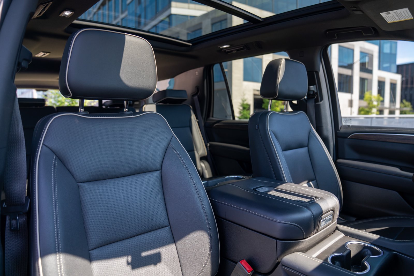 Used 2023 Chevrolet Tahoe Premier AWD/4WD image 27