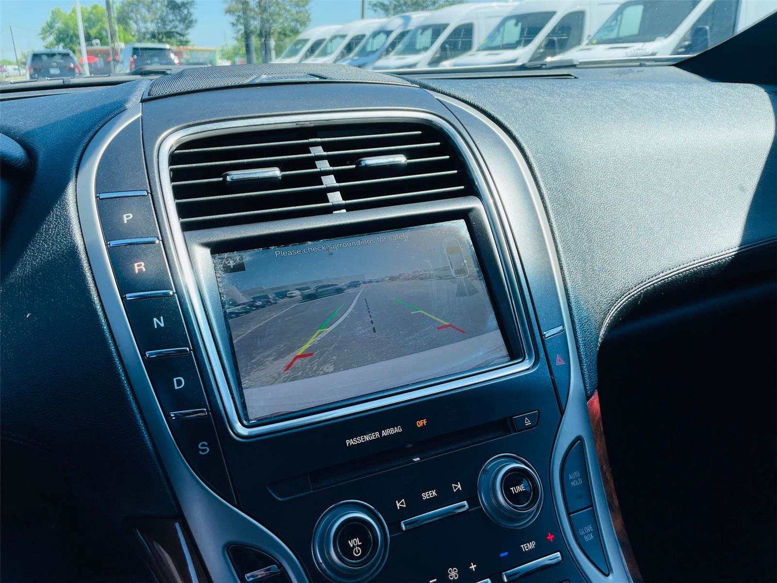 Used 2016 Lincoln MKX Reserve w/ Climate Package FWD image 18
