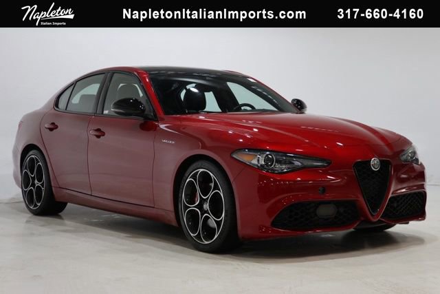 Used 2023 Alfa Romeo Giulia Veloce RWD image 1