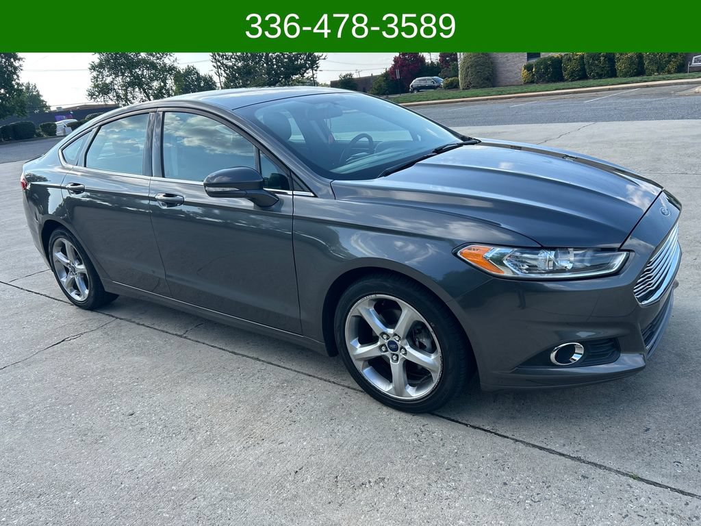 Used 2016 Ford Fusion SE AWD/4WD image 7