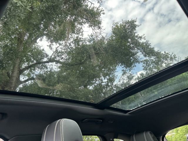 Used 2019 Land Rover Range Rover Velar R-Dynamic SE AWD/4WD image 13