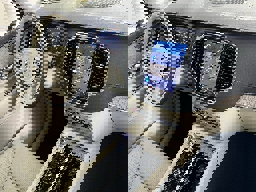 New 2025 Volvo XC90 B6 Plus w/ Protection Package Premier image 8