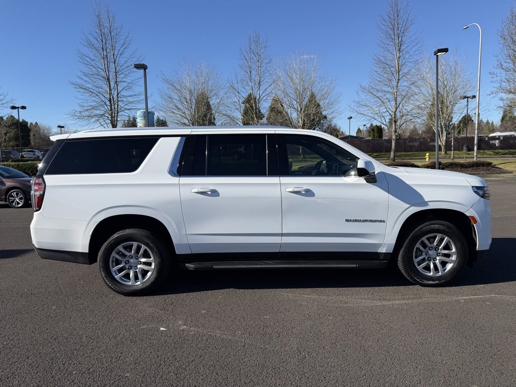 Used 2023 Chevrolet Suburban LT image 9