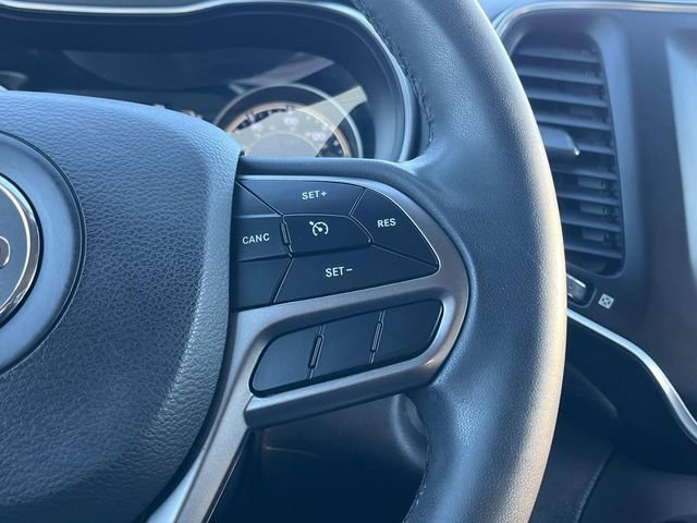 Used 2020 Jeep Cherokee Latitude Plus image 29