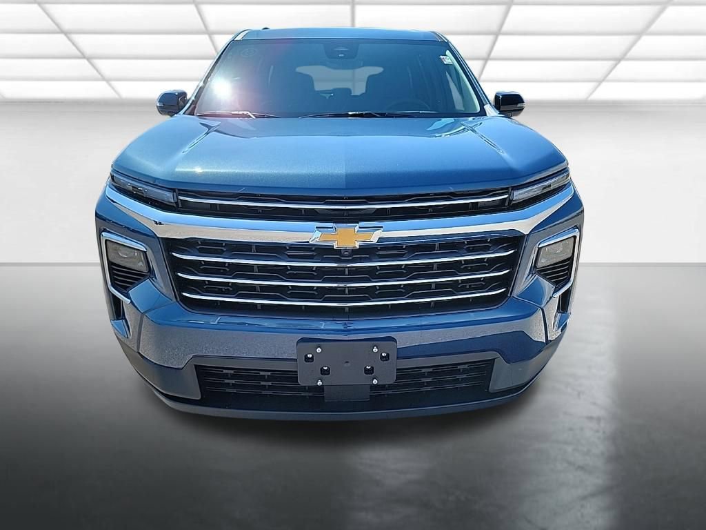 New 2026 Chevrolet Traverse LT w/ Driver Confidence Package AWD/4WD image 2