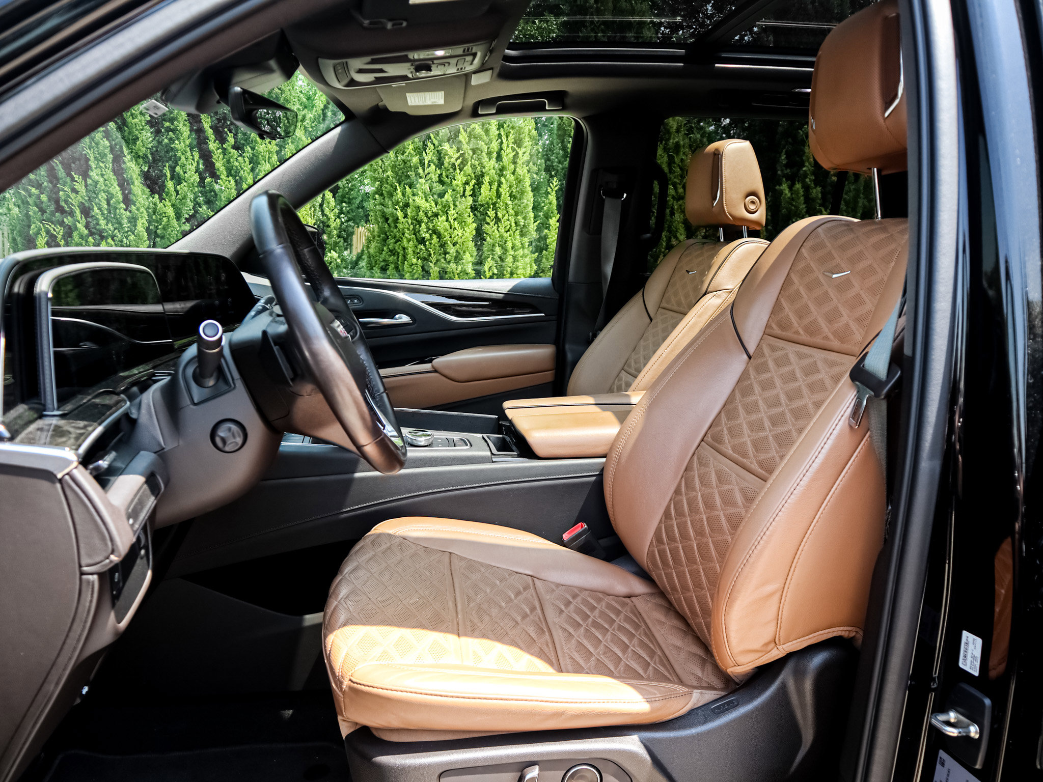 Used 2021 Cadillac Escalade Premium Luxury RWD image 7