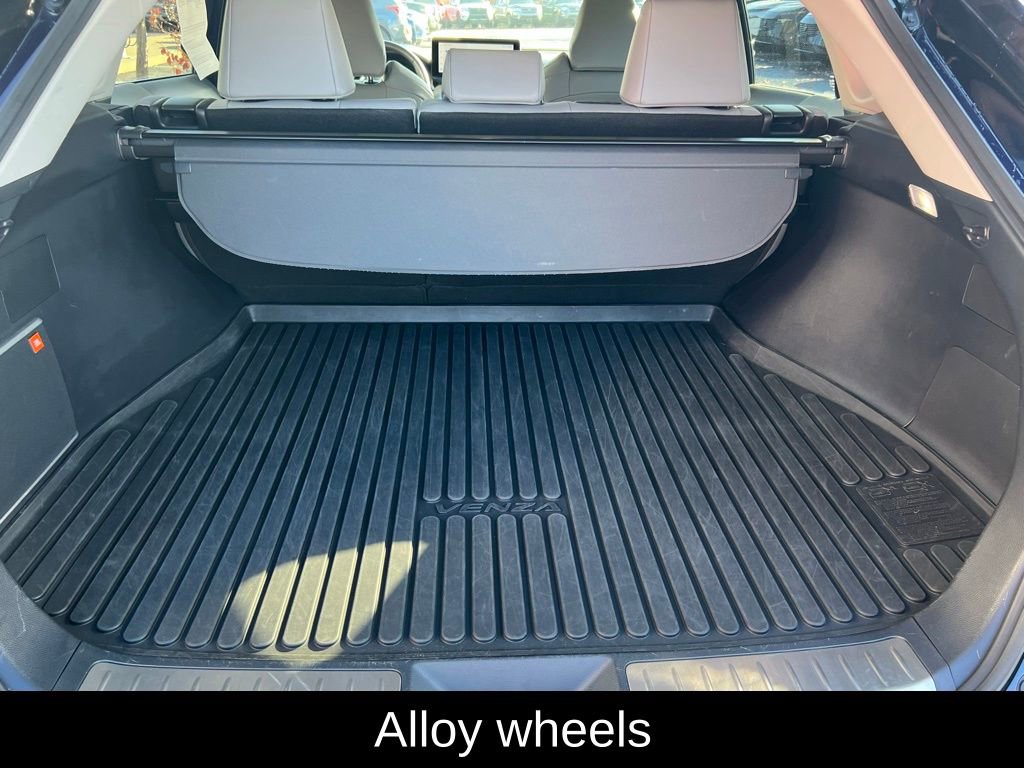 Used 2023 Toyota Venza Limited image 19