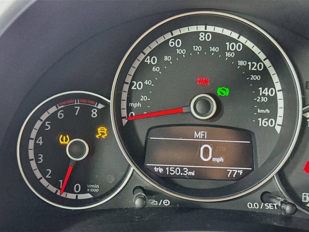 Used 2014 Volkswagen Beetle 2.5 FWD image 14