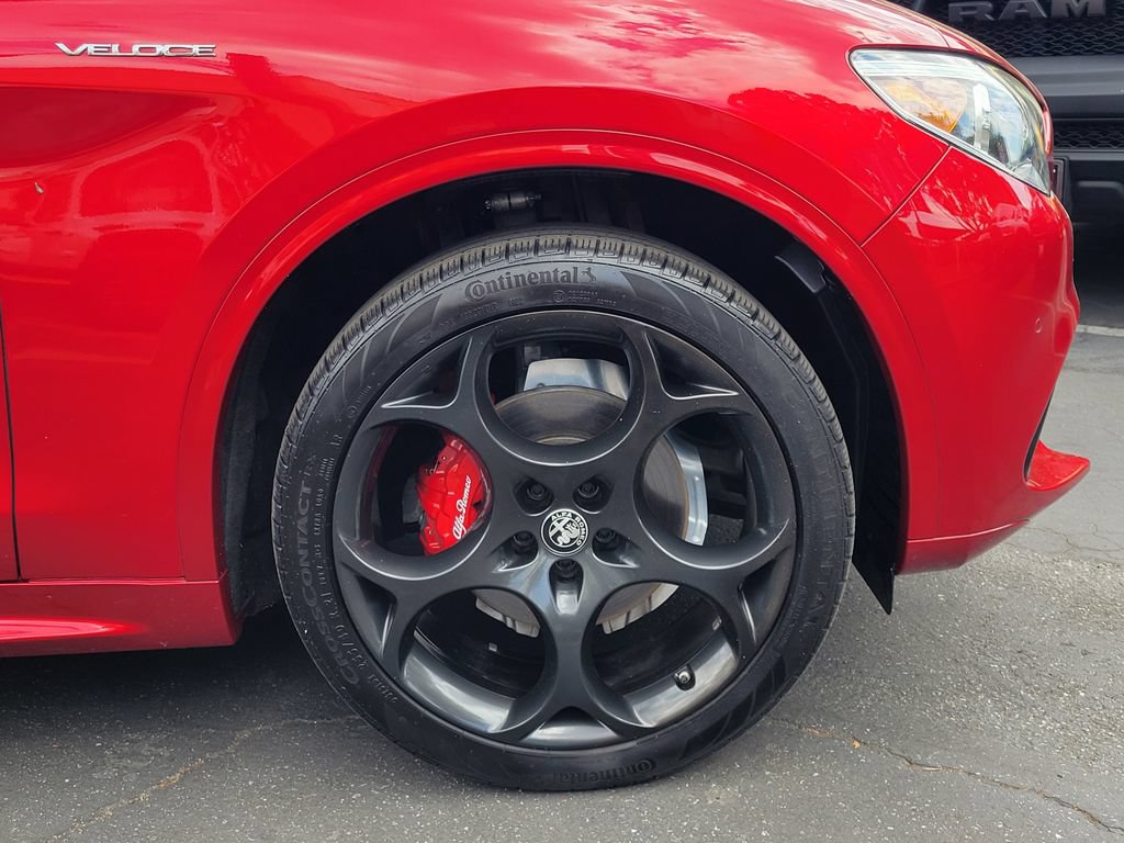 Used 2023 Alfa Romeo Stelvio Veloce AWD/4WD image 31