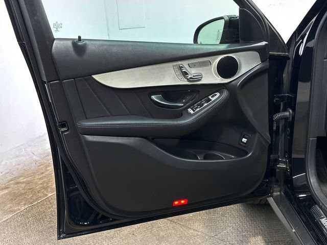 Used 2020 Mercedes-Benz GLC 300 image 23