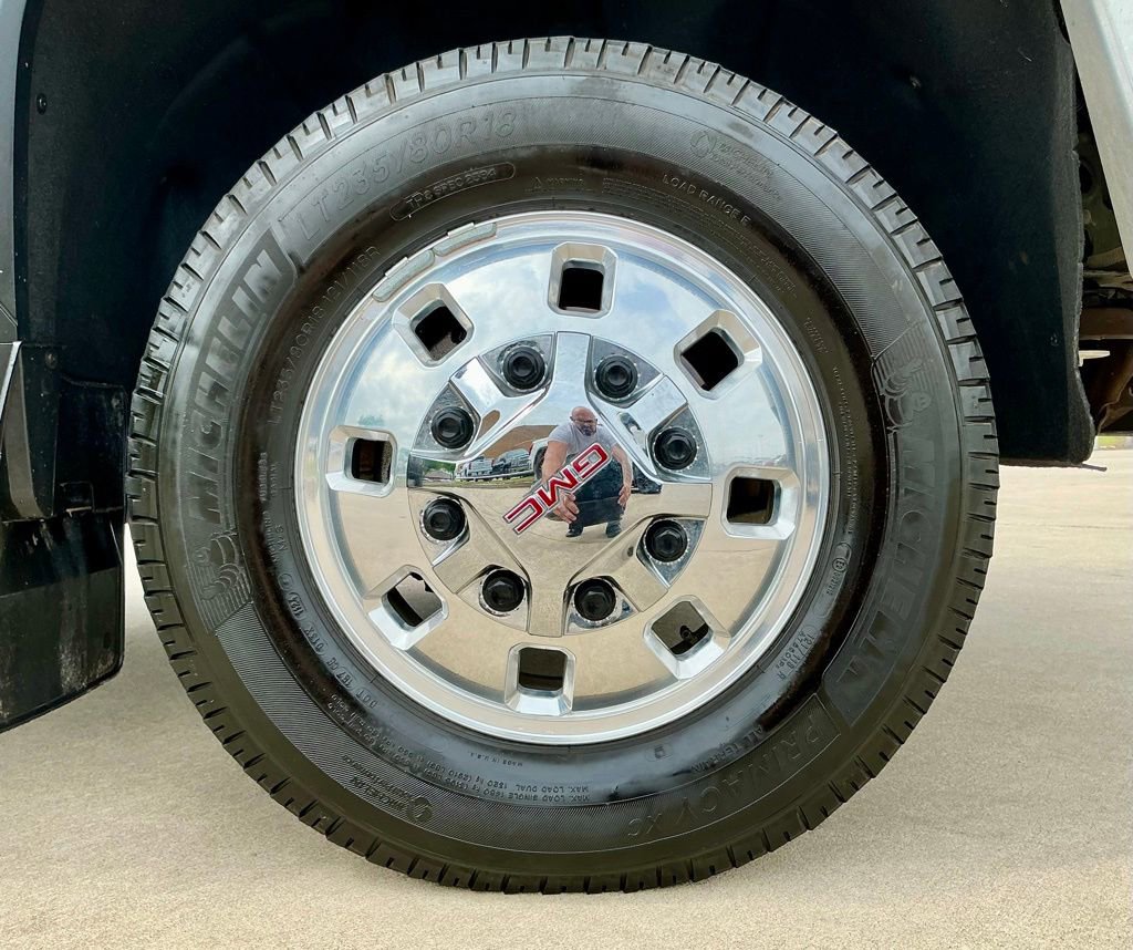 Used 2024 GMC Sierra 3500 SLT w/ SLT Premium Package image 21