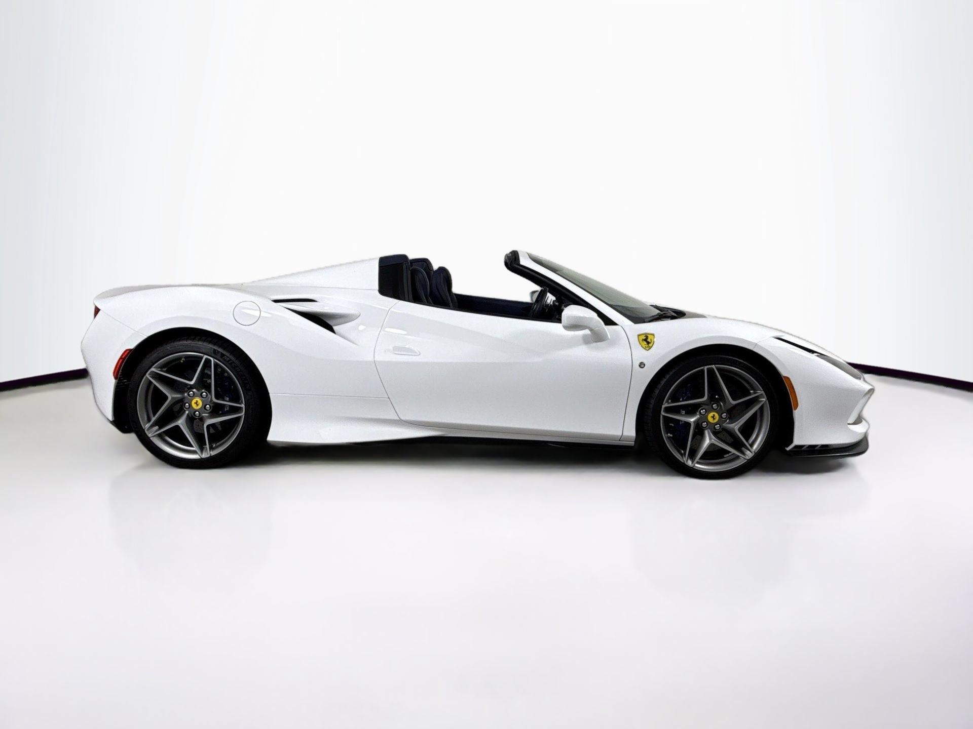 Certified 2022 Ferrari F8 Tributo RWD image 8