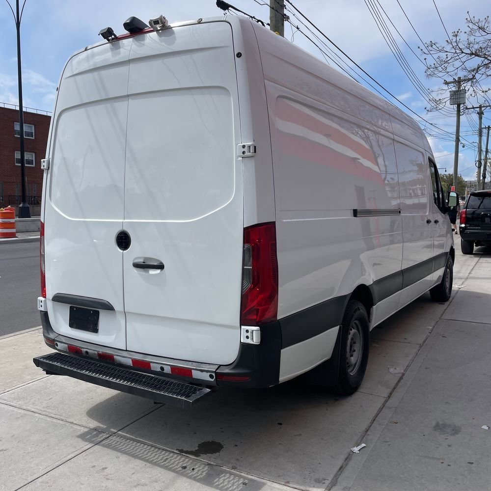 Used 2020 Mercedes-Benz Sprinter 2500 image 3
