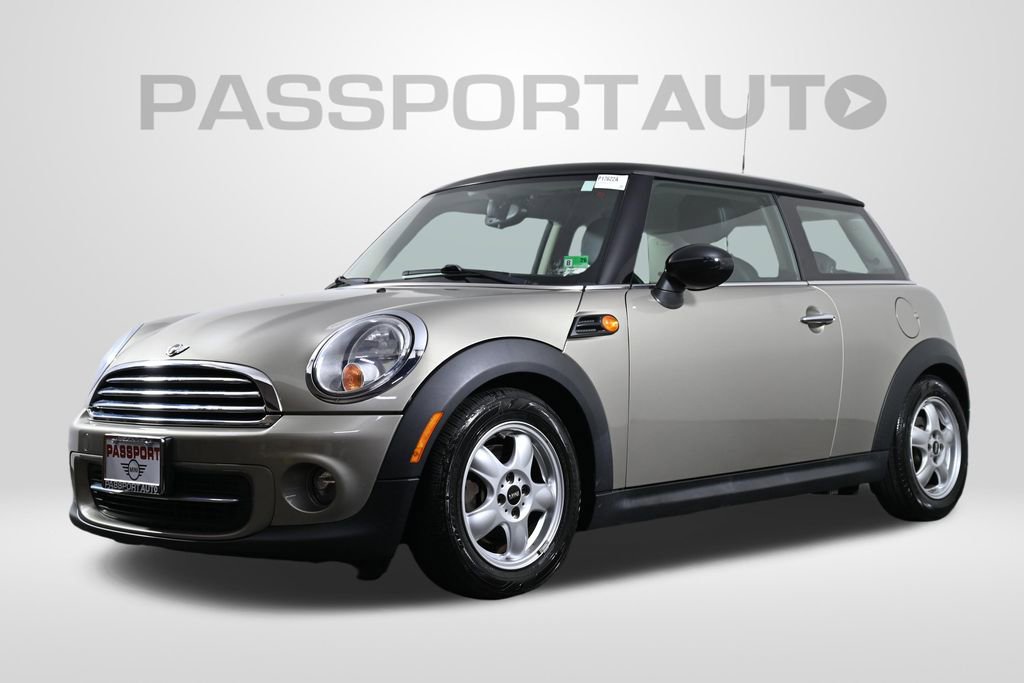 Used 2011 MINI Cooper Hardtop FWD image 1