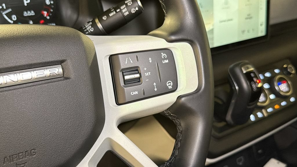 Used 2024 Land Rover Defender 110 X-Dynamic SE AWD/4WD image 24