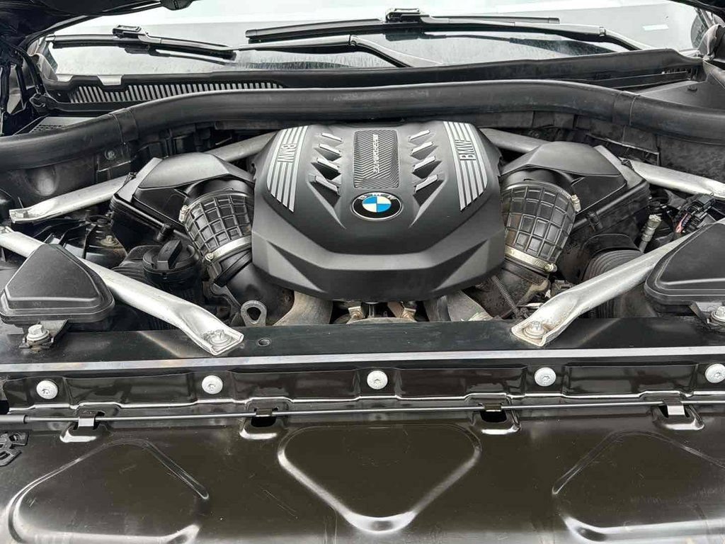 Used 2020 BMW X5 M50i w/ Premium Package AWD/4WD image 32