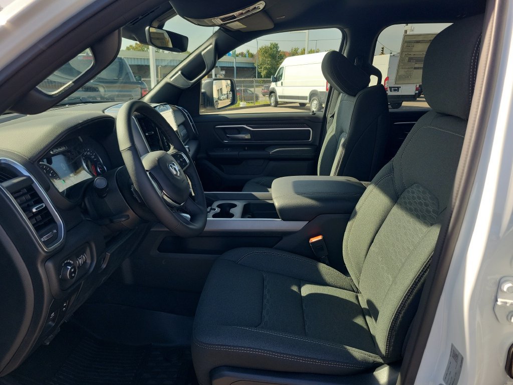 New 2027 RAM 1500 4x4 Crew Cab image 16