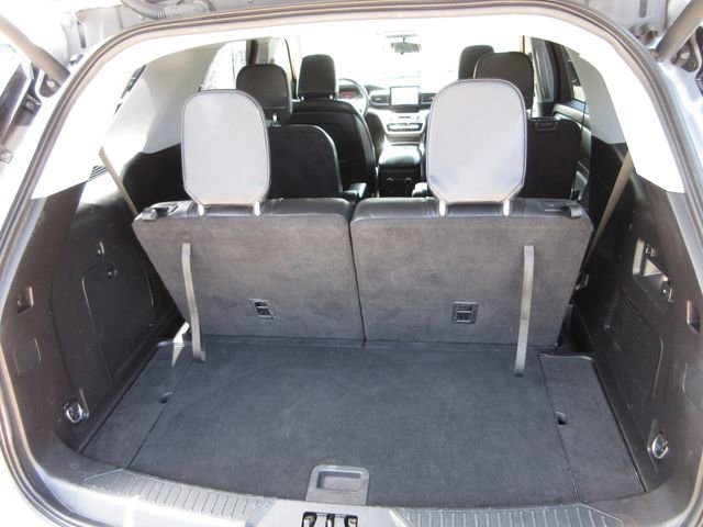 Used 2020 Ford Explorer XLT w/ Equipment Group 202A RWD image 28