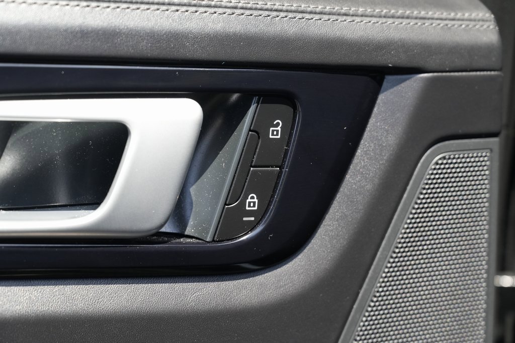 Used 2022 Porsche Cayenne Turbo image 35