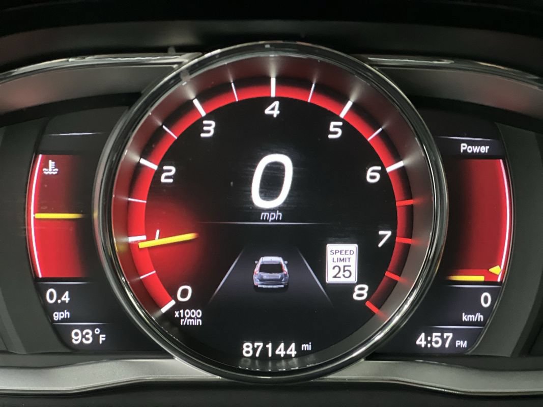 Used 2016 Volvo XC60 T6 Platinum w/ Climate Package FWD image 19