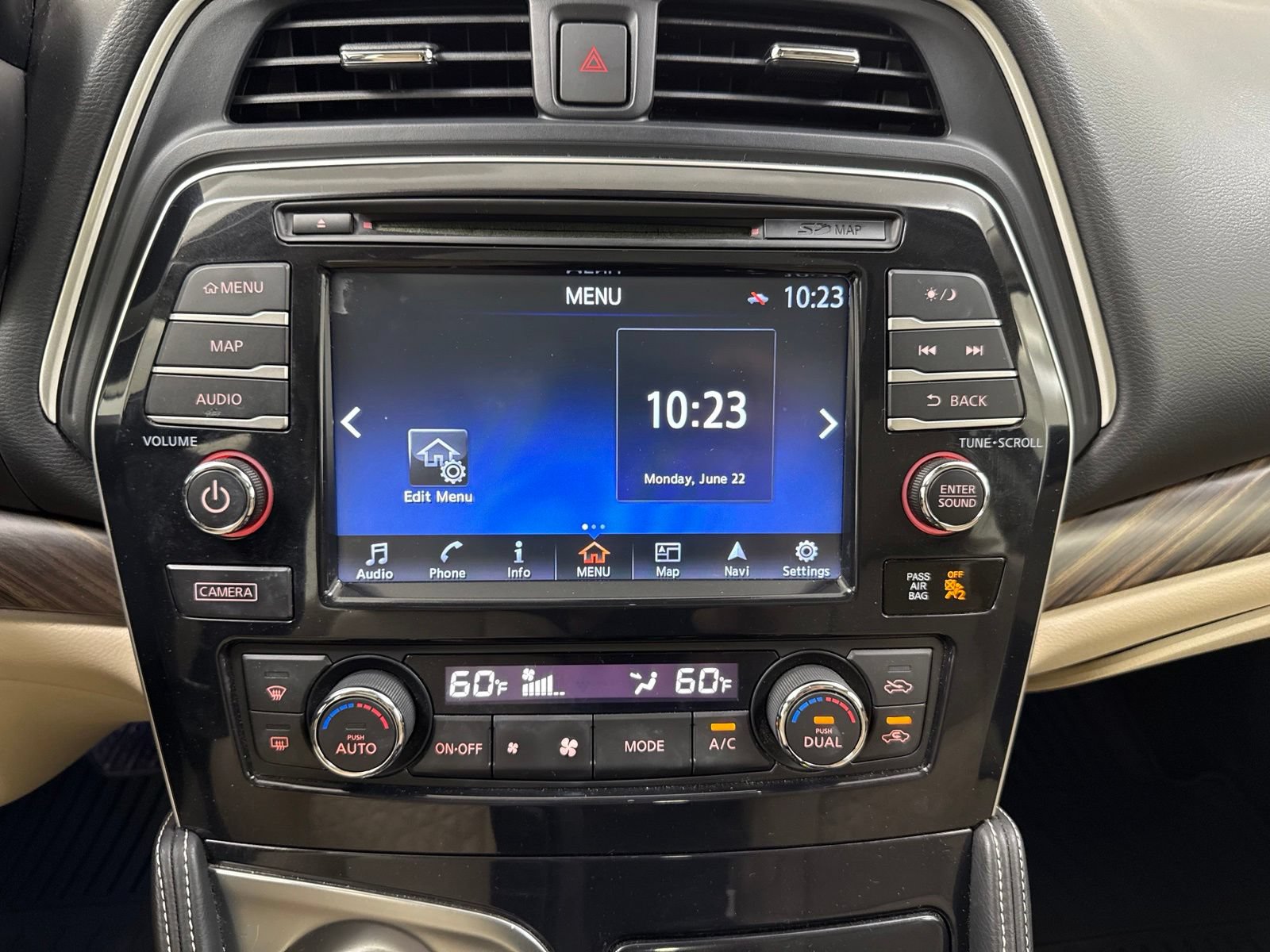Used 2017 Nissan Maxima Platinum w/ Interior Lighting Package FWD image 30