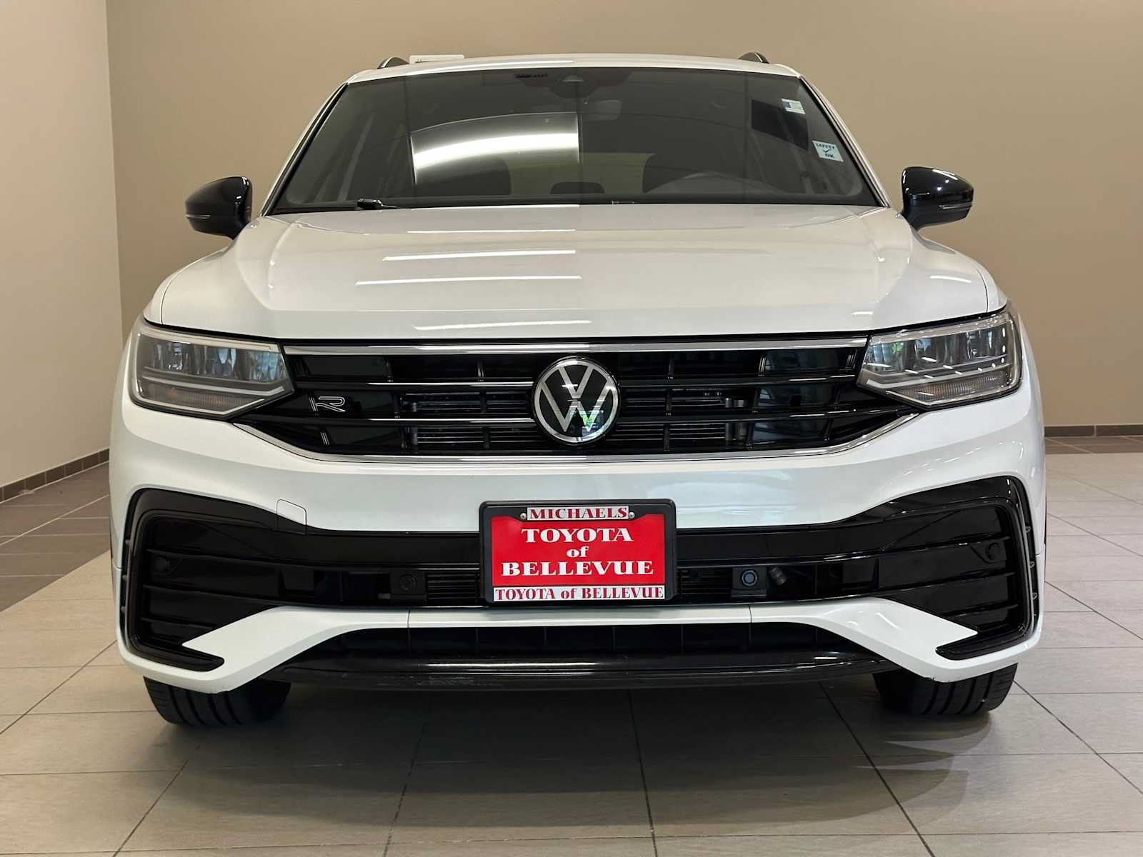 Used 2022 Volkswagen Tiguan SE R-Line AWD/4WD image 6