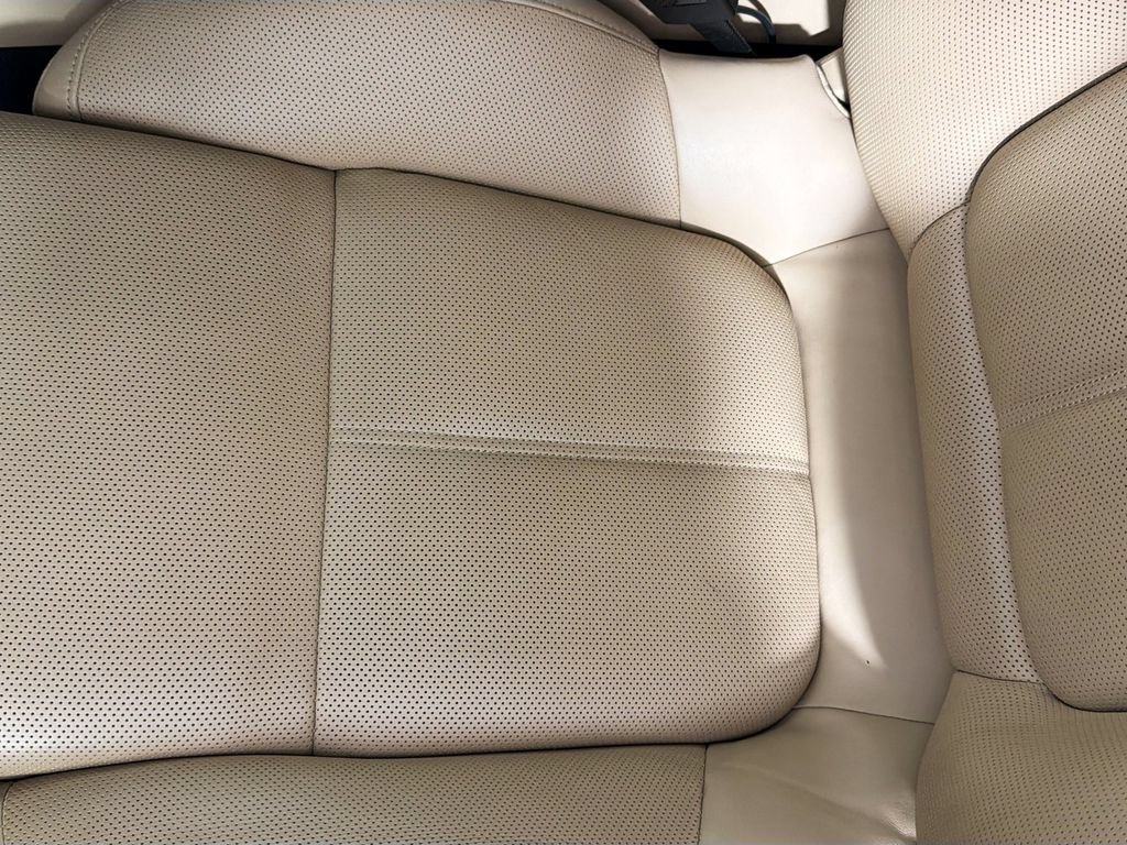 Used 2024 Porsche Macan AWD/4WD image 20
