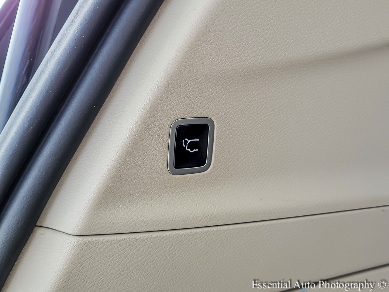 Used 2023 Chrysler Pacifica Touring-L FWD image 25