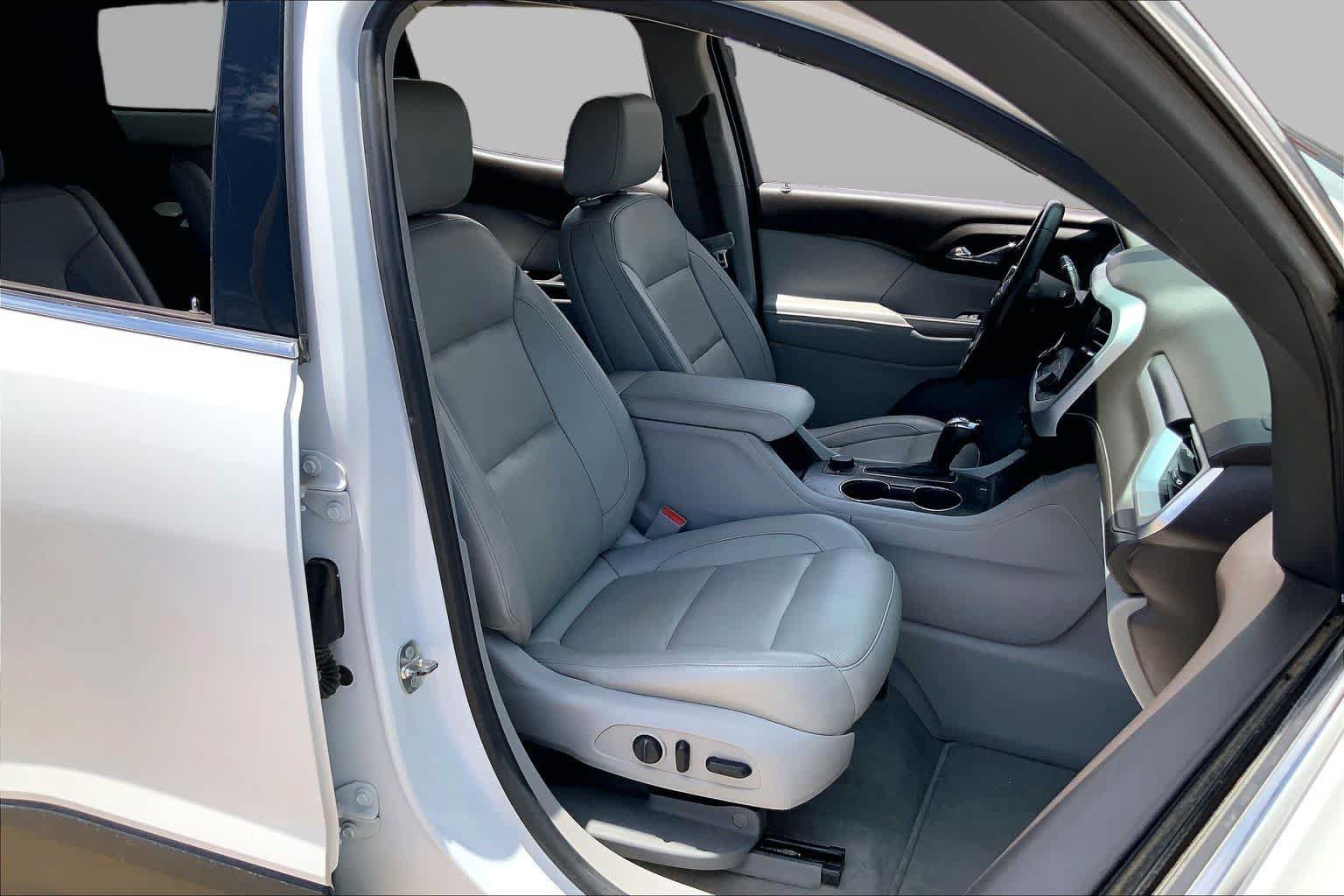 Used 2018 GMC Acadia SLT FWD image 9