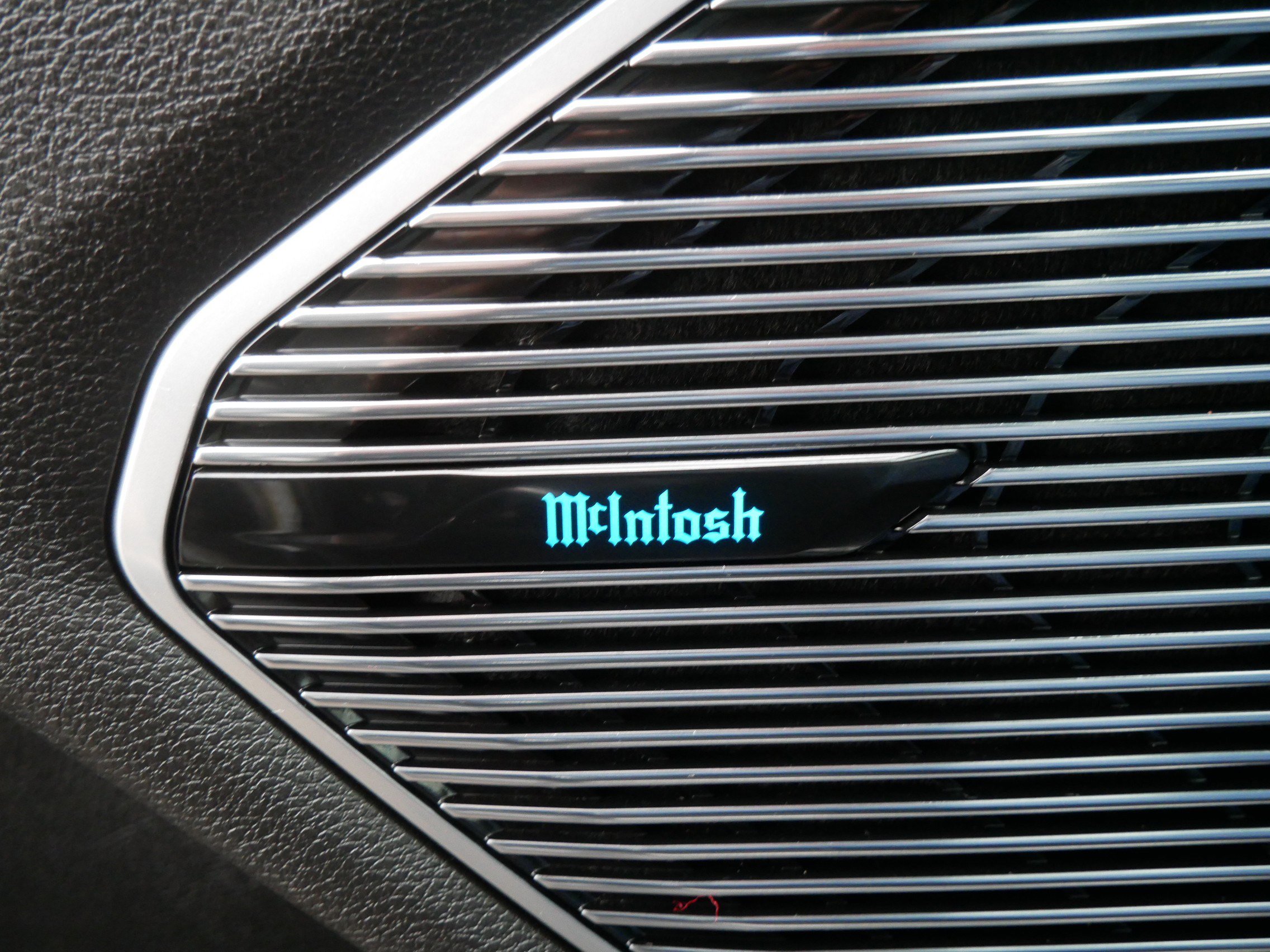 Used 2022 Jeep Grand Cherokee Overland w/ Luxury Tech Group IV image 28