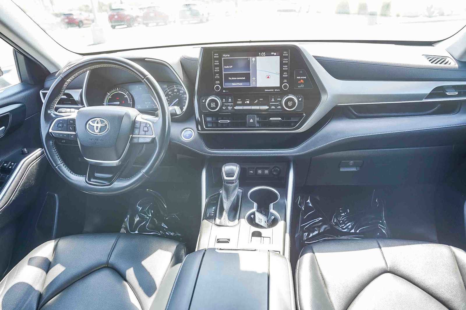 Used 2021 Toyota Highlander XLE image 12