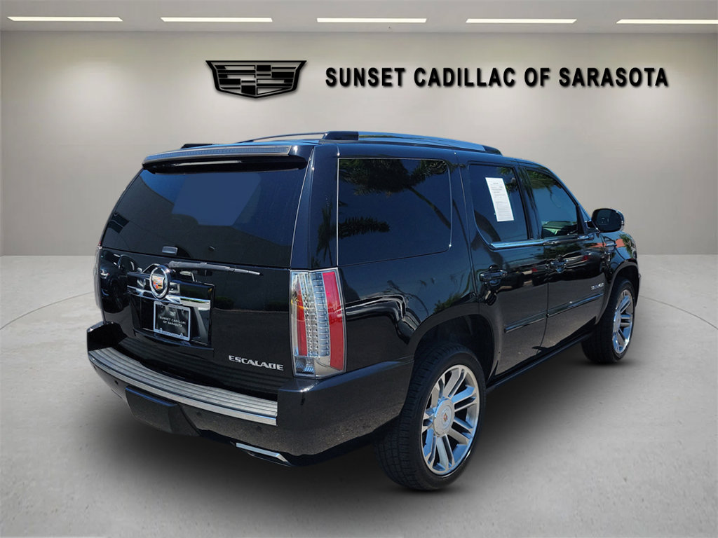 Used 2014 Cadillac Escalade Premium RWD image 4