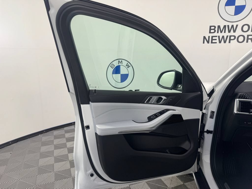 New 2026 BMW X5 xDrive40i AWD/4WD image 16