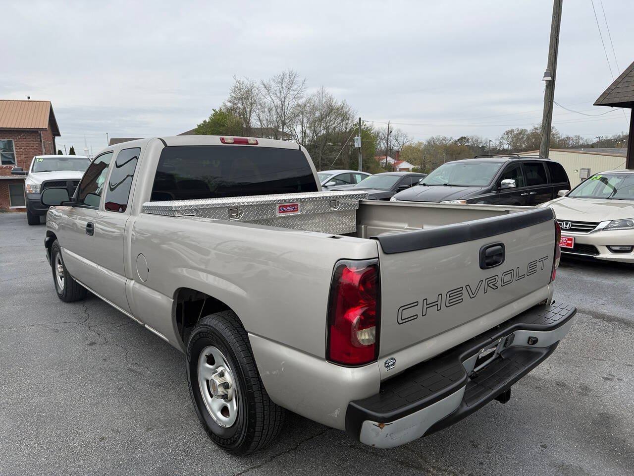 Used 2004 Chevrolet Silverado 1500 W/T RWD image 6