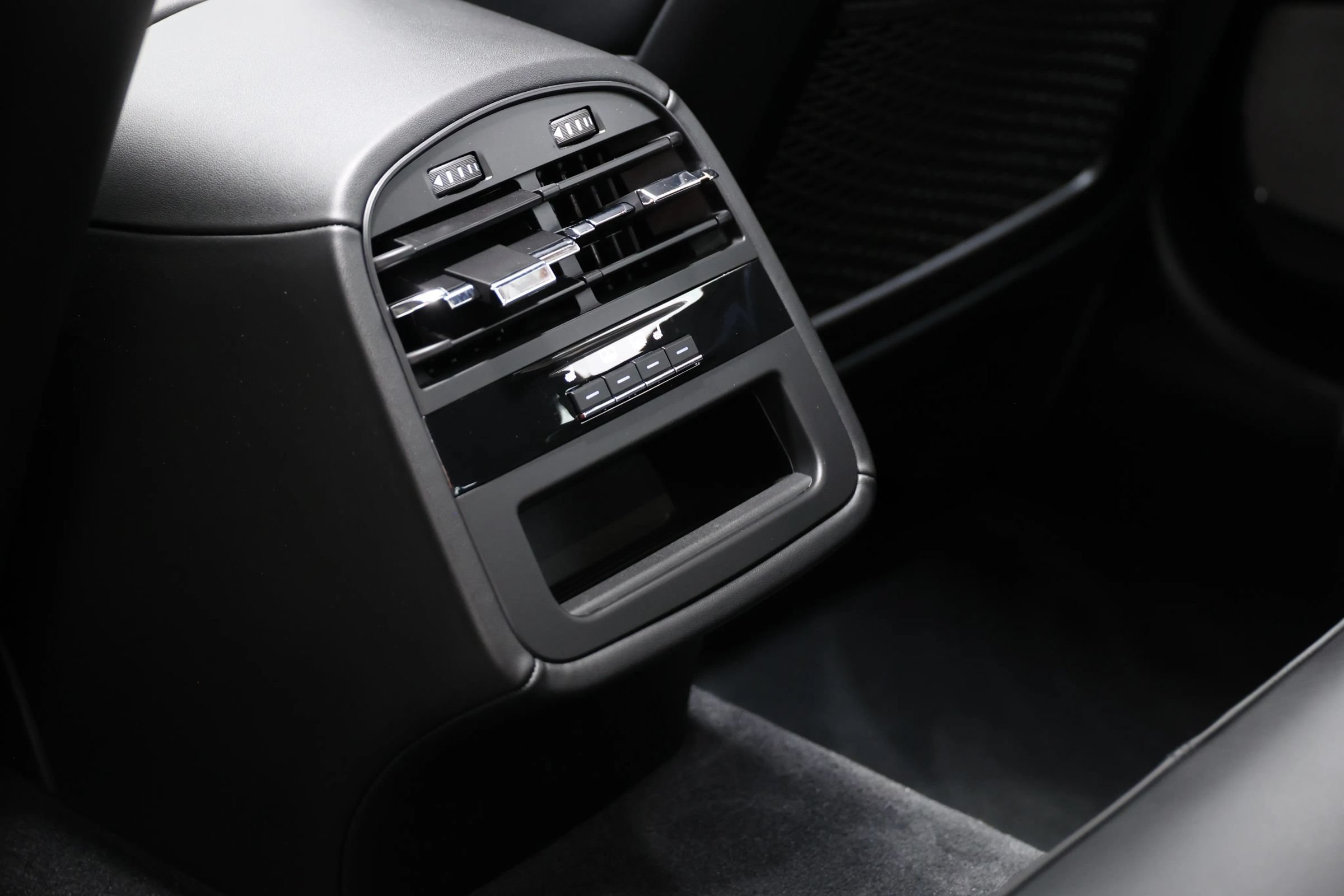 Used 2022 Maserati Quattroporte Trofeo RWD image 58