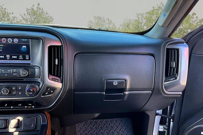 Used 2017 Chevrolet Silverado 1500 LTZ w/ Sport Package AWD/4WD image 26