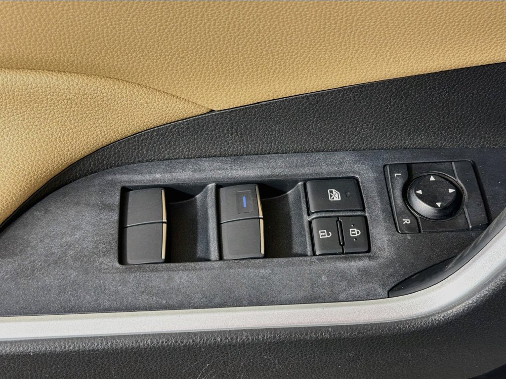 Used 2020 Toyota RAV4 XLE Premium AWD/4WD image 14